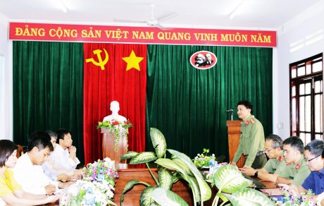 Thượng Tá Trịnh Khắc Cường - PGĐ CA Tỉnh Kon Tum phát biểu tại buổi làm việc