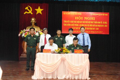 Lãnh đạo VRG và Bộ tư lệnh bộ đội biên phòng ký quy chế phối hợp giai đoạn 2017 - 2022