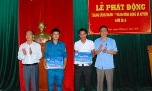 Trao tặng 2 căn nhà MACĐ cho 2 CN có hoàn cảnh khó khăn