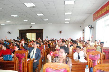 Biểu quyết thông qua đề án nhân sự Ban chấp hành nhiệm kỳ mói