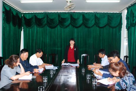 Đ/c Trần Thị Thanh Mai chủ trì một cuộc họp