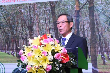 Ông Trần Ngọc Thuận - Chủ tịch Hiệp hội Cao su VN, Chủ tịch HĐQT VRG phát biểu tại Hội thảo