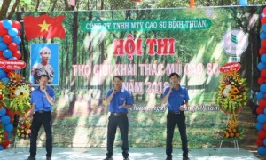 3 anh em Đông - Nam - Bắc là hạt nhân nòng cốt trong phong trào văn nghệ ở Cao su Bình Thuận.