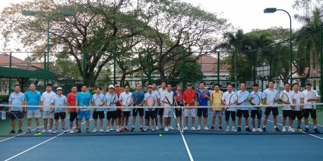 Các vận động viên tham gia thi đấu giao lưu quần vợt “Mừng Đảng - Mừng Xuân” Canh Tý năm 2020