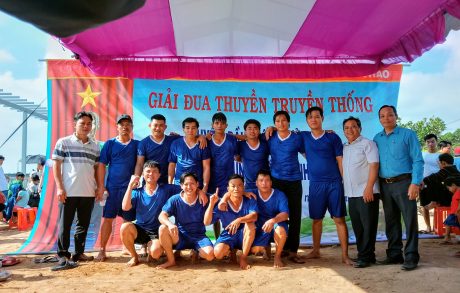 Đội đua thuyền Công ty tham gia Giải đua thuyền truyền thống huyện Dầu Tiếng năm 2020   