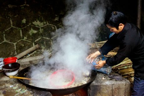 Thắng cố là món ăn truyền thống của người Mông trên Cao nguyên đá Đồng Văn.  
