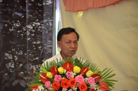 Ông Lương Liếp vinh dự được chọn đại diện cho công nhân Campuchia phát biểu tại lễ kỷ niệm 10 năm thành lập Công ty CPCS Bà Rịa – Kampong Thom. Ảnh: Đào Phong.